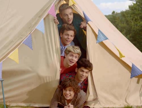 Live While We're Young-1D new song